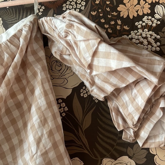 NWT L'Academie The Puff Sleeve blouse in taupe gingham size small - Picture 8 of 10